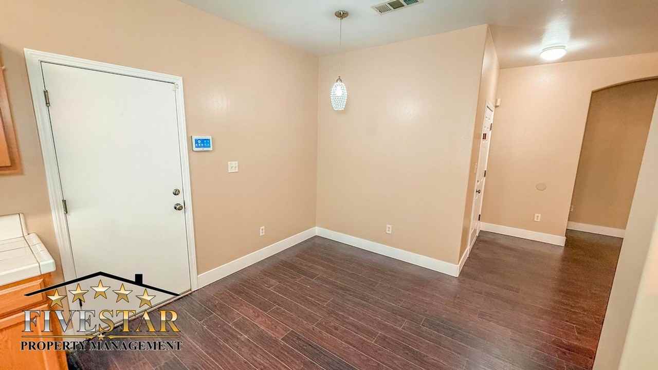 1733 Pyxis St - Photo 5 of 29