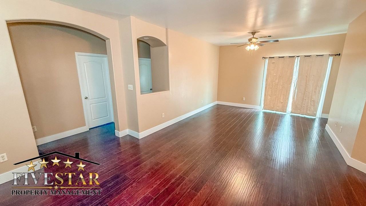 1733 Pyxis St - Photo 7 of 29