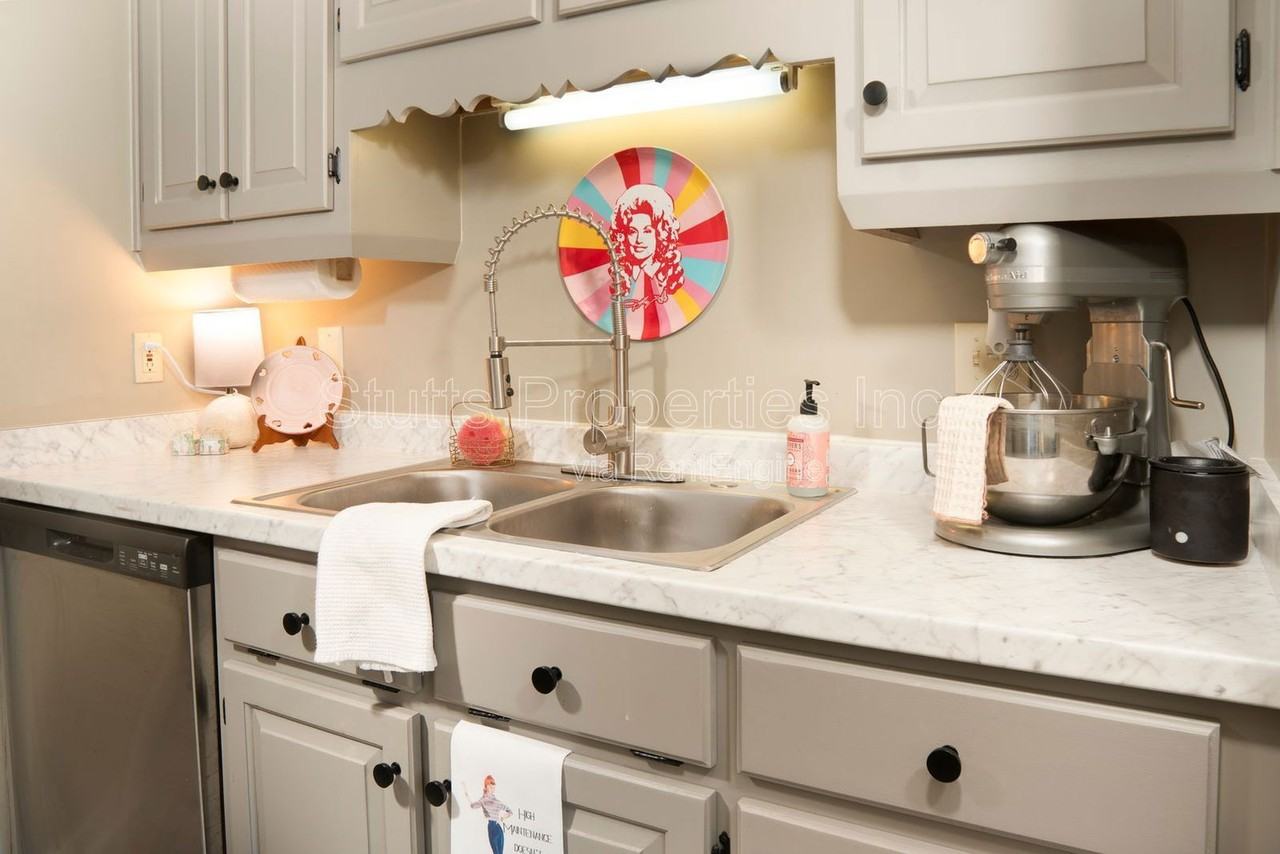 2424 Roberts Ln #D45 - Photo 2 of 17