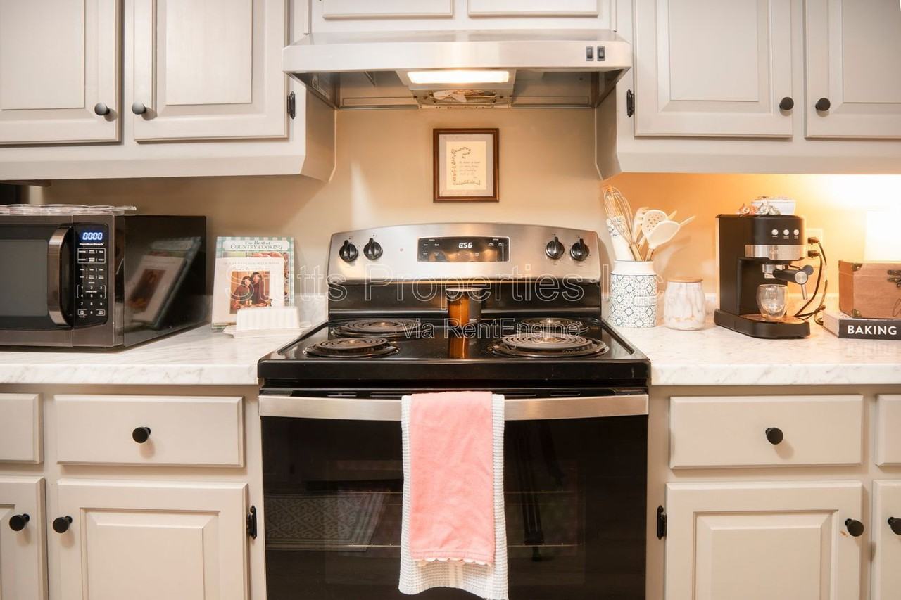 2424 Roberts Ln #D45 - Photo 3 of 17