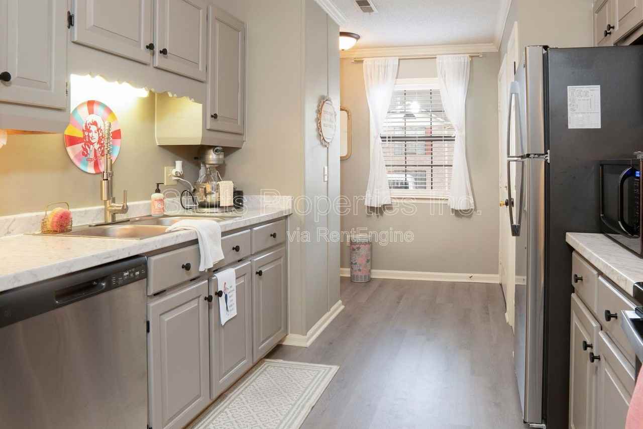 2424 Roberts Ln #D45 - Photo 4 of 17