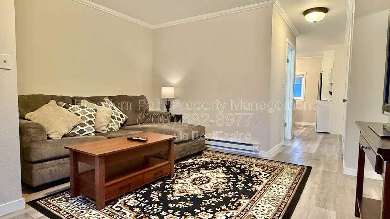 208 E Harrison Ave - Photo 2 of 19