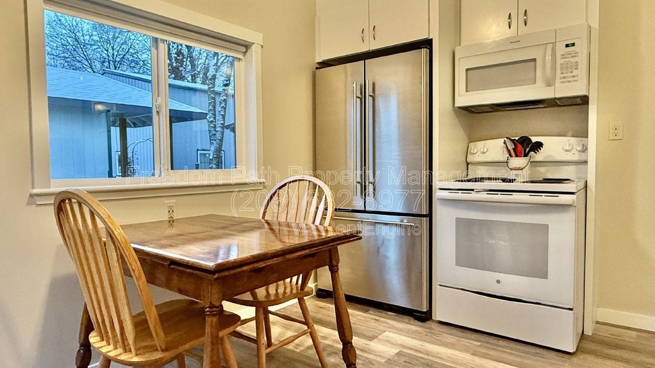 208 E Harrison Ave - Photo 6 of 19