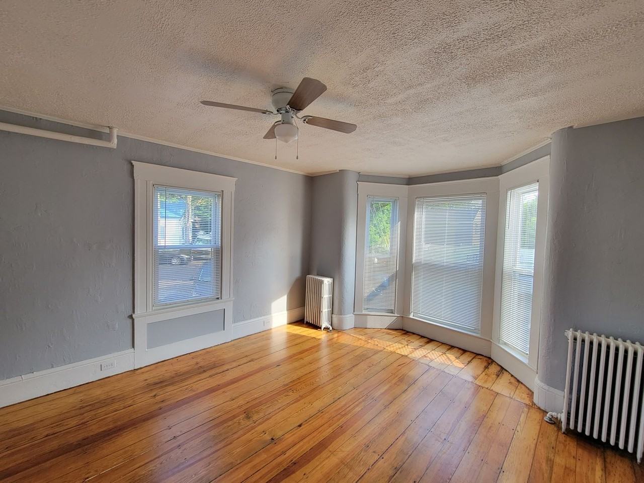 28 Coral St #3 - Photo 4 of 10