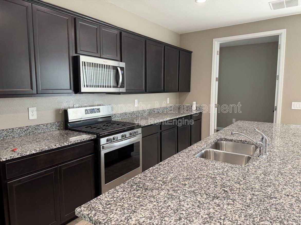 38163 West Santa Monica Avenue - Photo 7 of 32