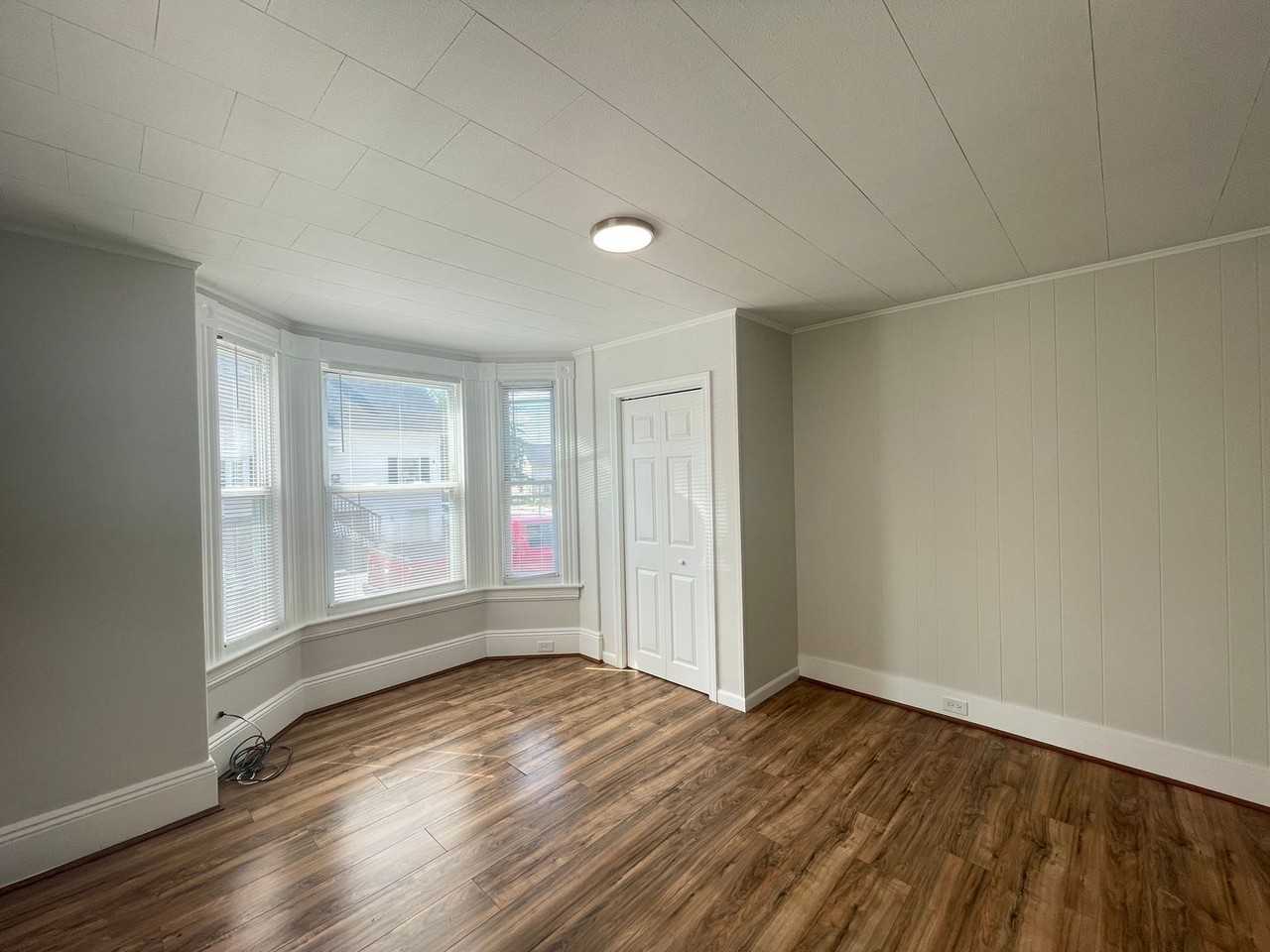 39 Ashland Street #1 - Photo 5 of 17