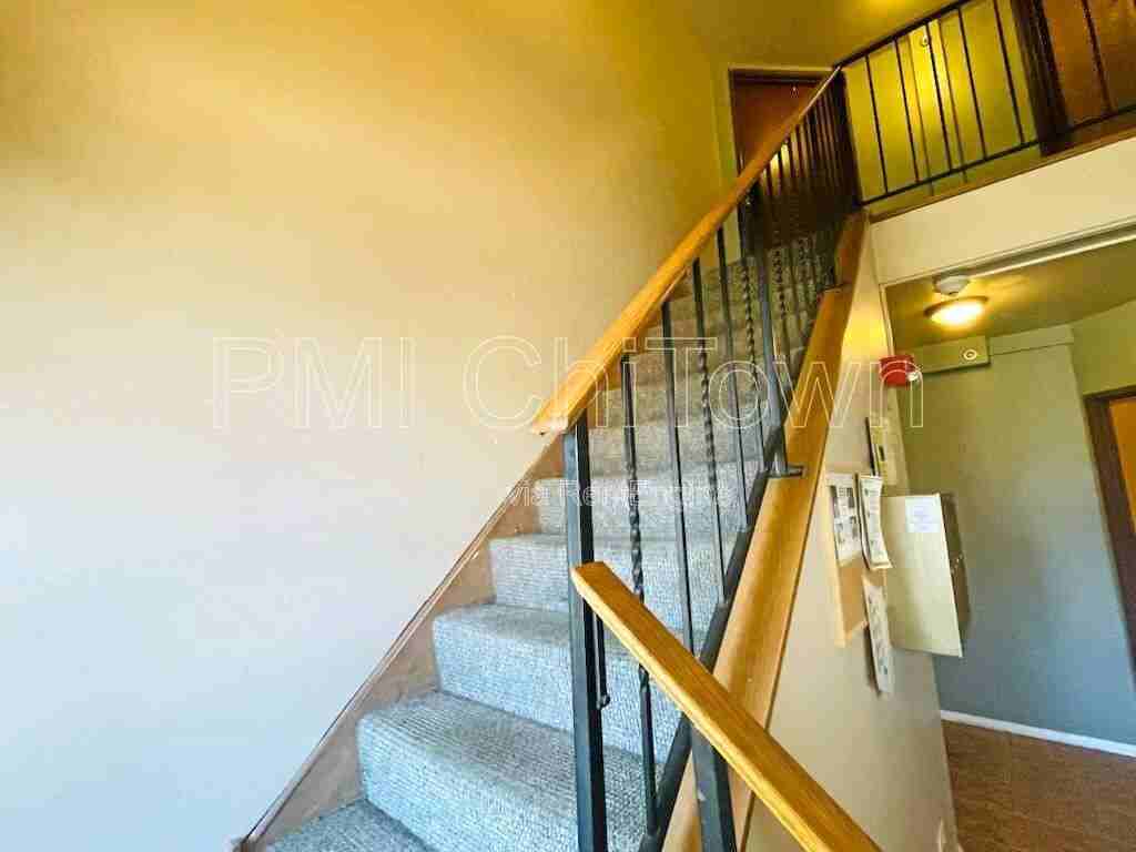 6 N Victoria Ln #D - Photo 3 of 5