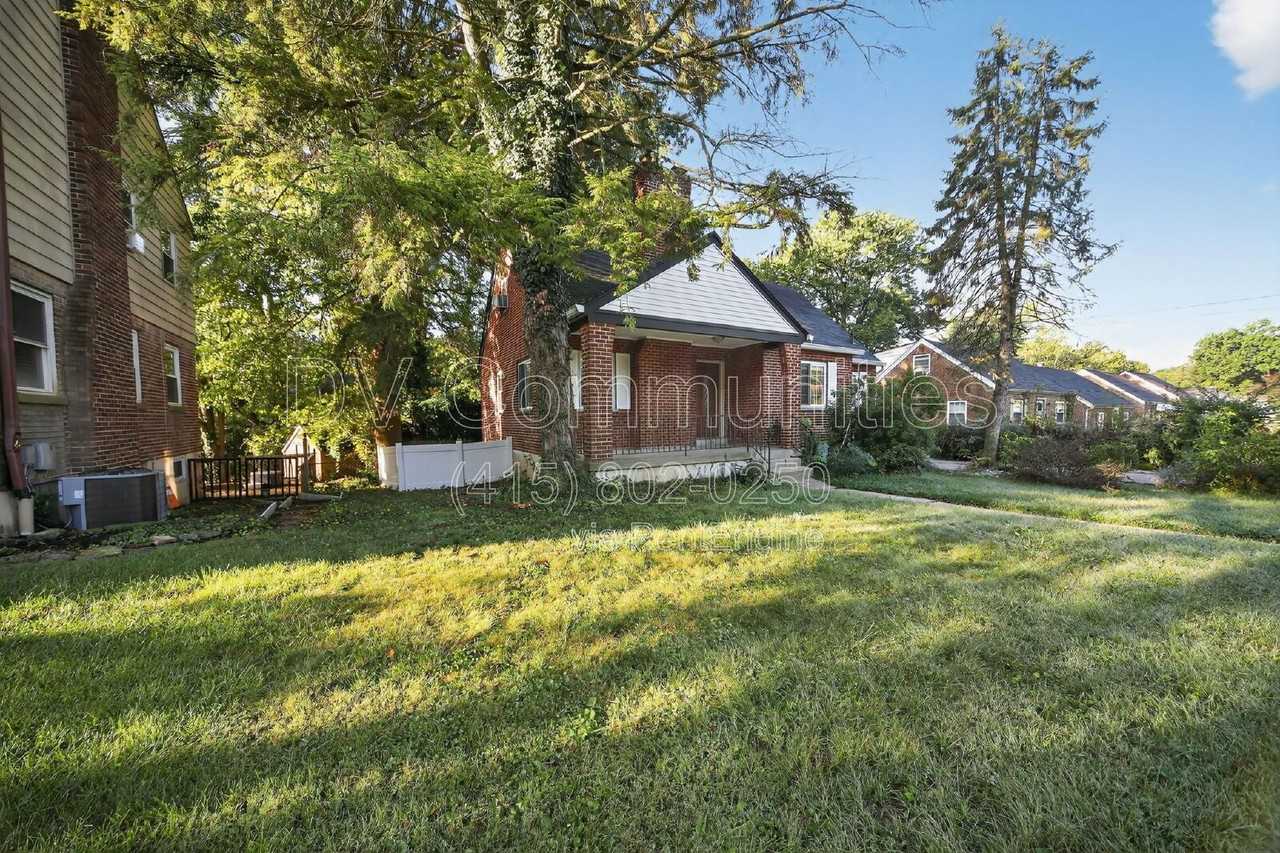 5211 Parkview Ave - Photo 3 of 26