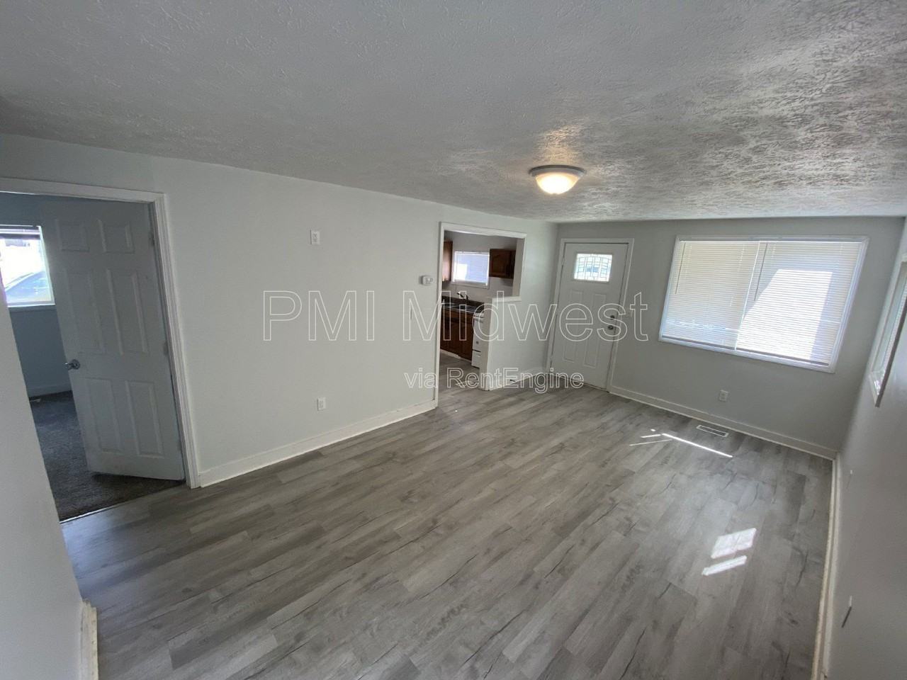 815 S Calumet St - Photo 2 of 14