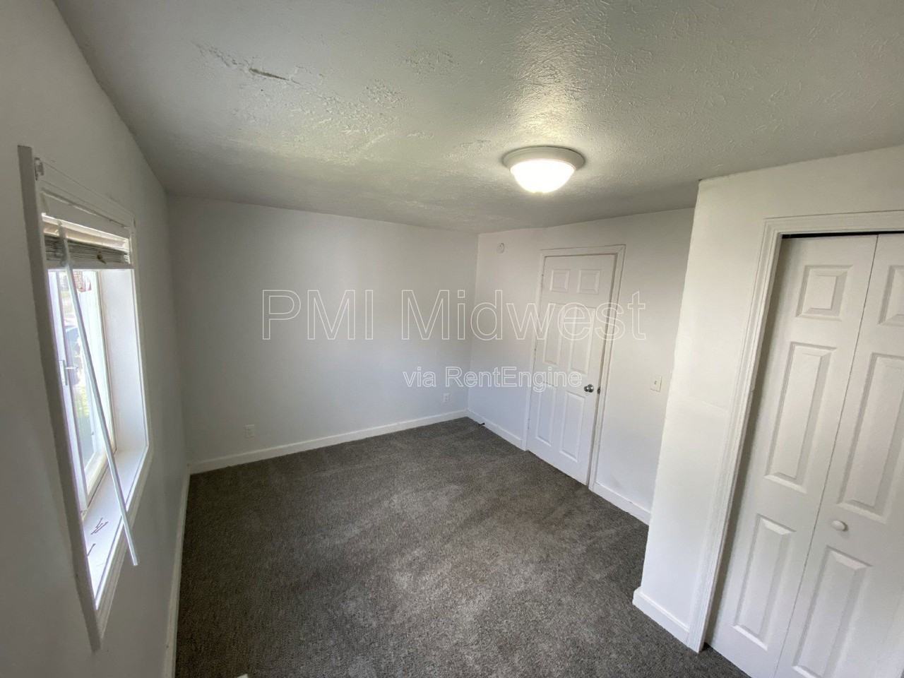 815 S Calumet St - Photo 7 of 14