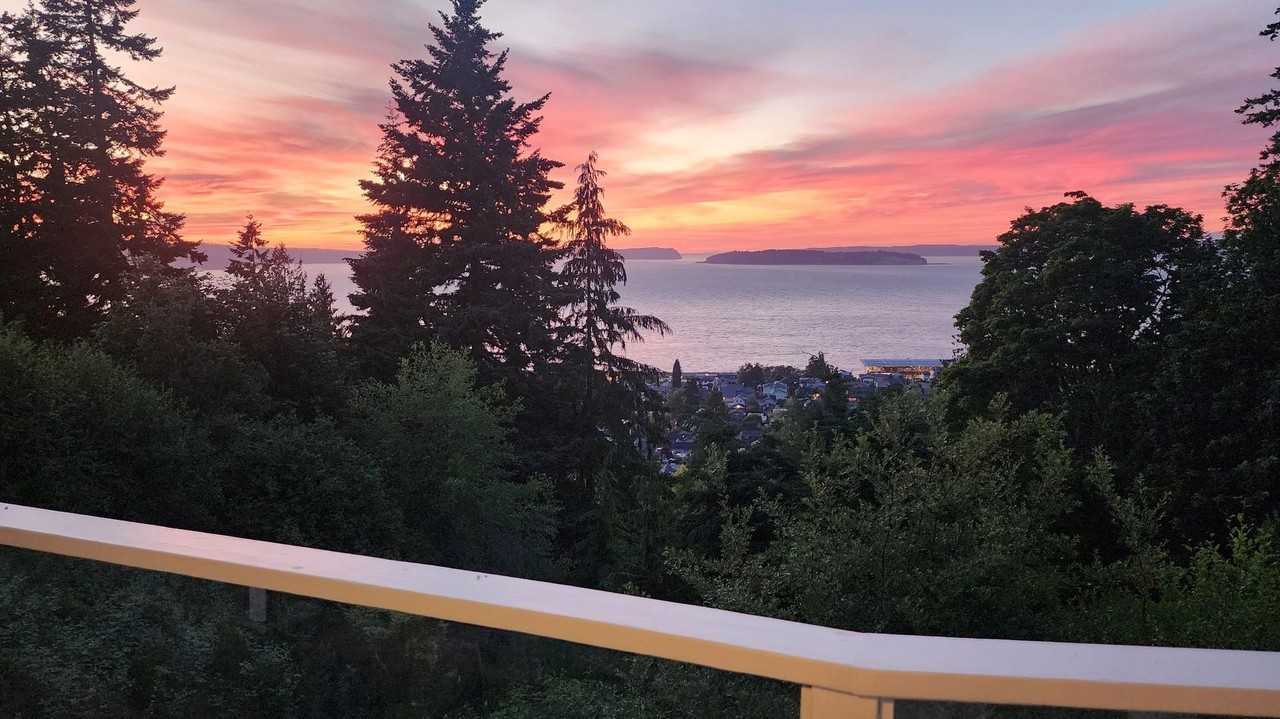 1002 8th St - Photo 3 of 21