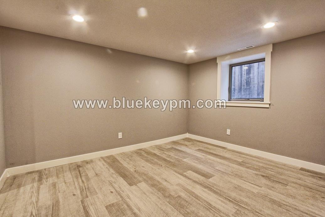 217 Ne 30th Ave #B - Photo 5 of 16