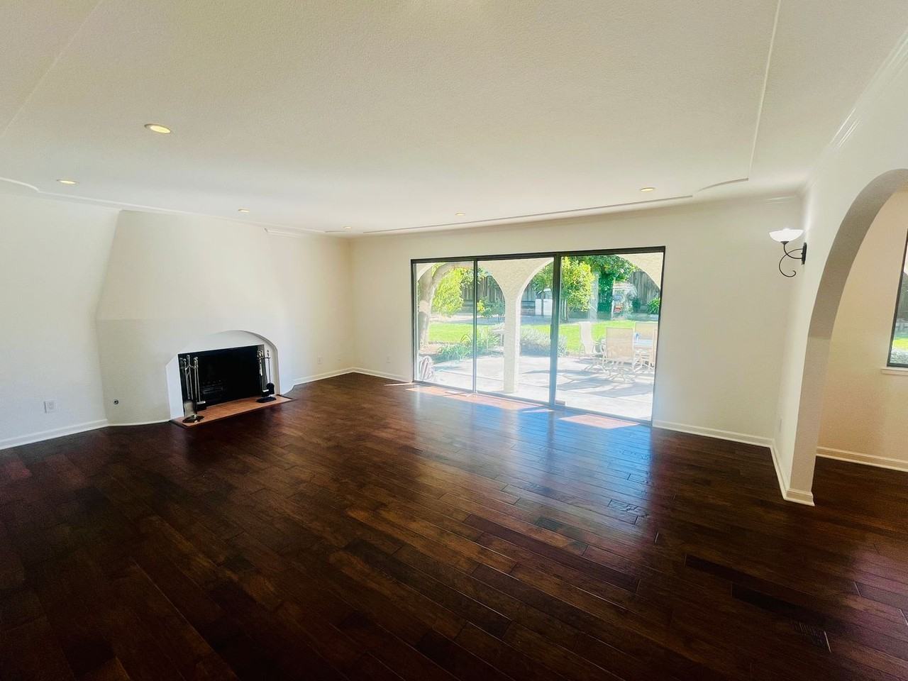 505 Sleeper Ave - Photo 4 of 39