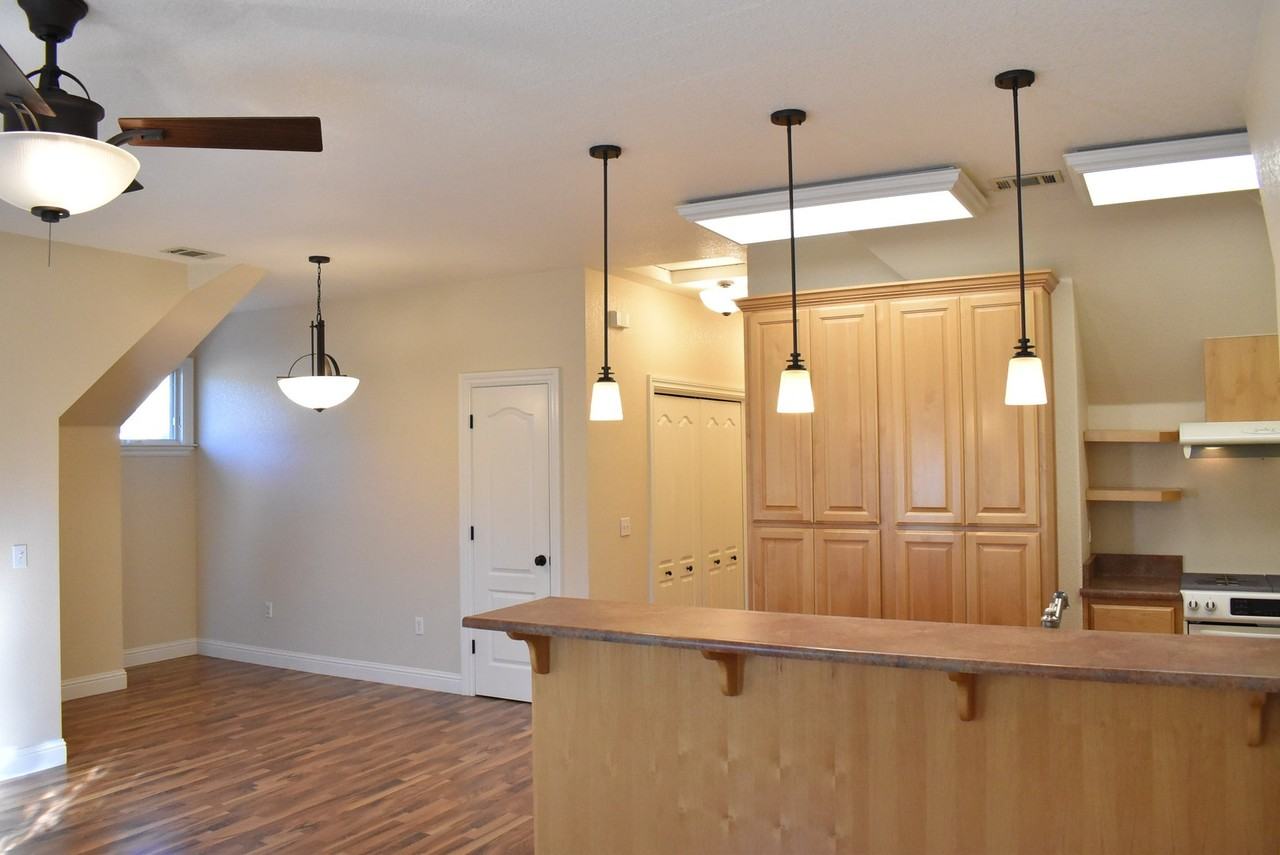 400 Davis St #C - Photo 5 of 16