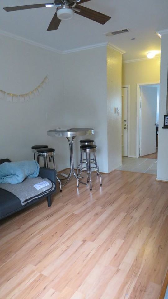 806 W 24th St #200 - Photo 2 of 36