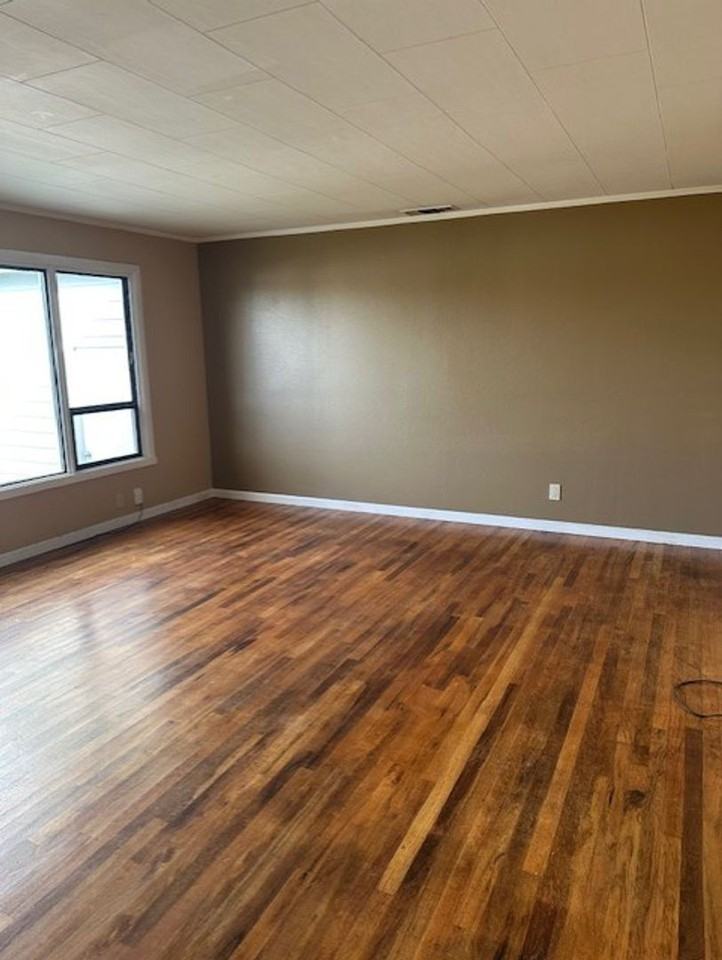 94183 9th St - Photo 2 of 13