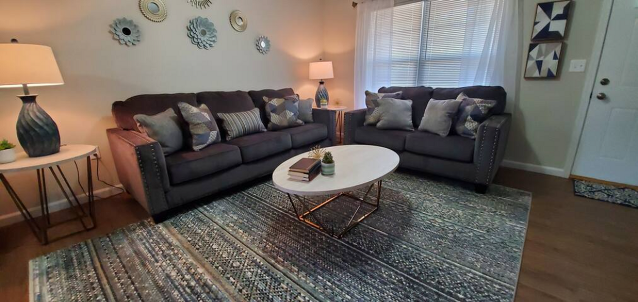 708 Diamond Loop - Photo 2 of 13