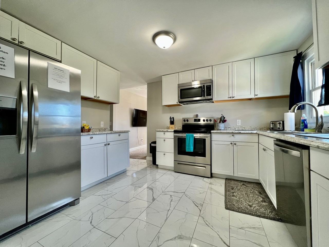 7086 Tylersville Rd - Photo 2 of 32