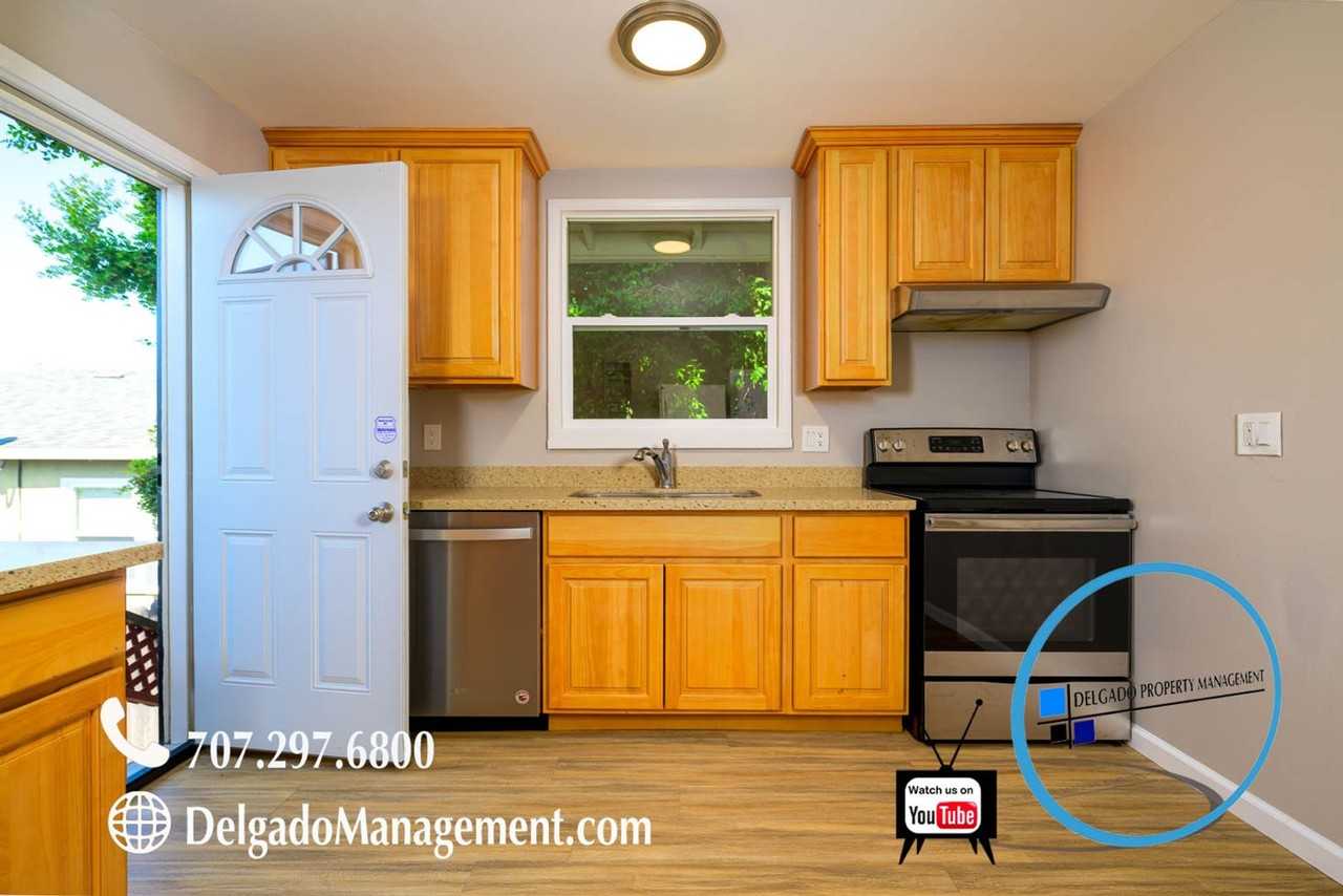 1330 W L St - Photo 7 of 22