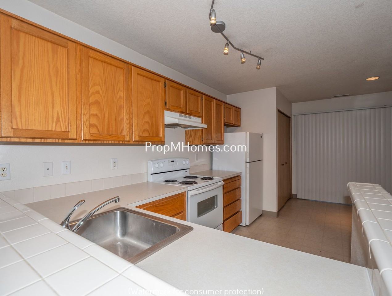 3828 Southeast 33rd Place - Photo 4 of 22