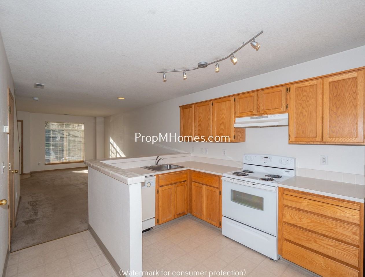 3828 Southeast 33rd Place - Photo 5 of 22