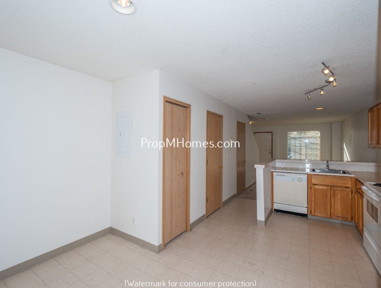 3828 Southeast 33rd Place - Photo 6 of 22