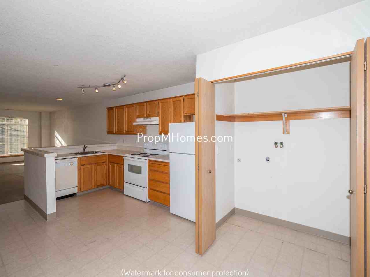 3828 Southeast 33rd Place - Photo 7 of 22