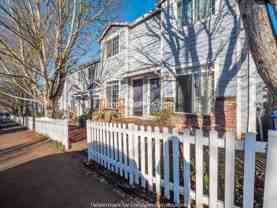 3828 Se 33rd Pl - Photo 1 of 1