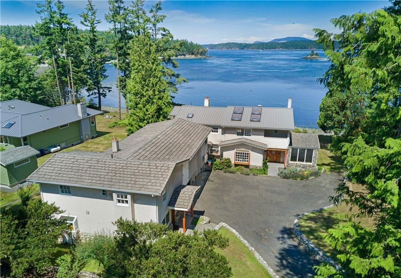 2461 Turn Point Rd - Photo 3 of 33