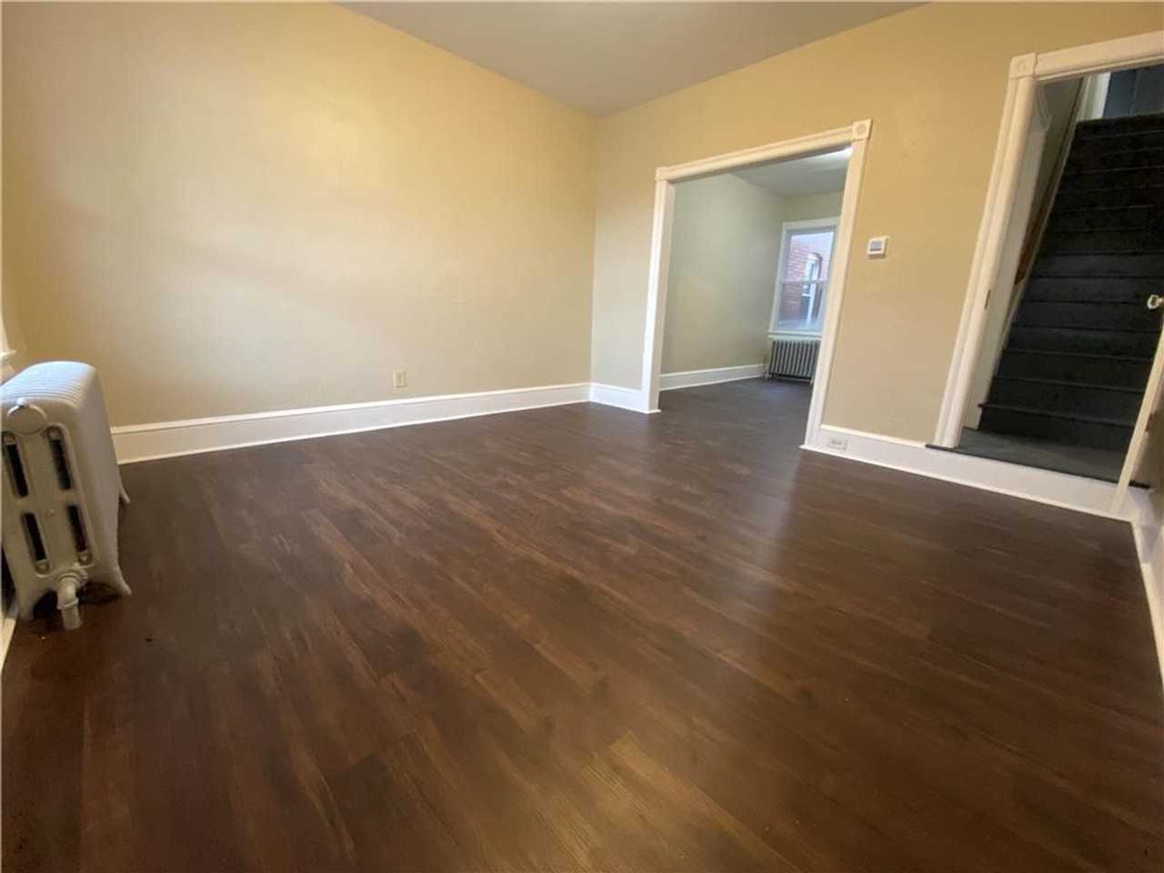 122 S Spruce St - Photo 5 of 11