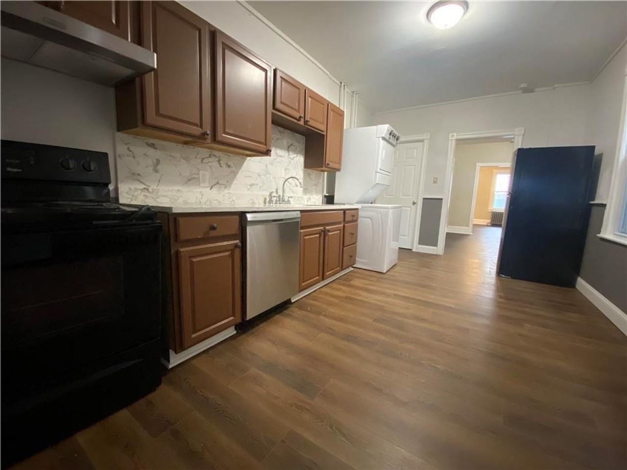 122 S Spruce St - Photo 2 of 11