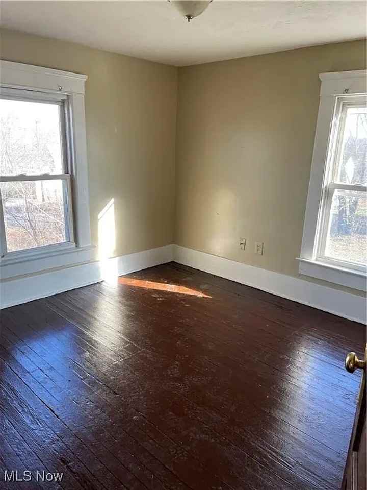 344 Fuller Street - Photo 7 of 16