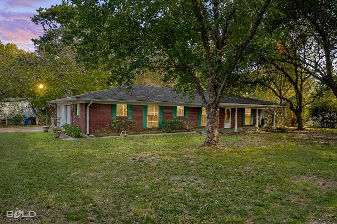 595 N Main St - Photo 2 of 15