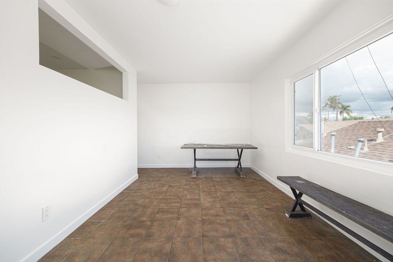 634 A Avenue - Photo 6 of 20