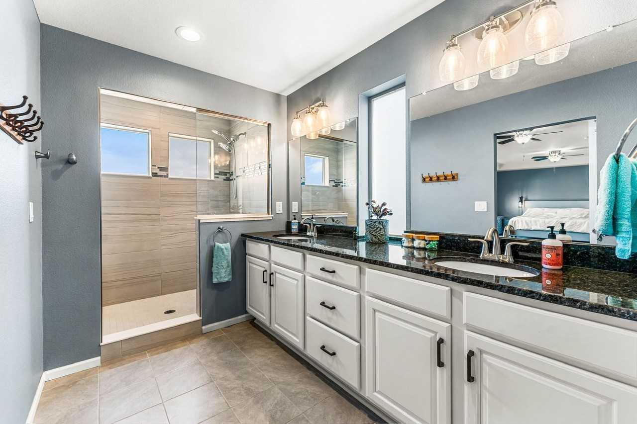 5926 Carrick Ln - Photo 6 of 50