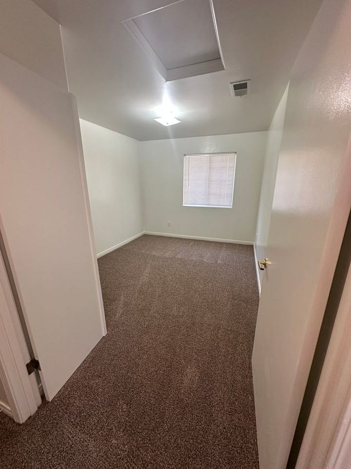 600 Spring Meadow Bakersfield, CA 93308 - Photo 4 of 10