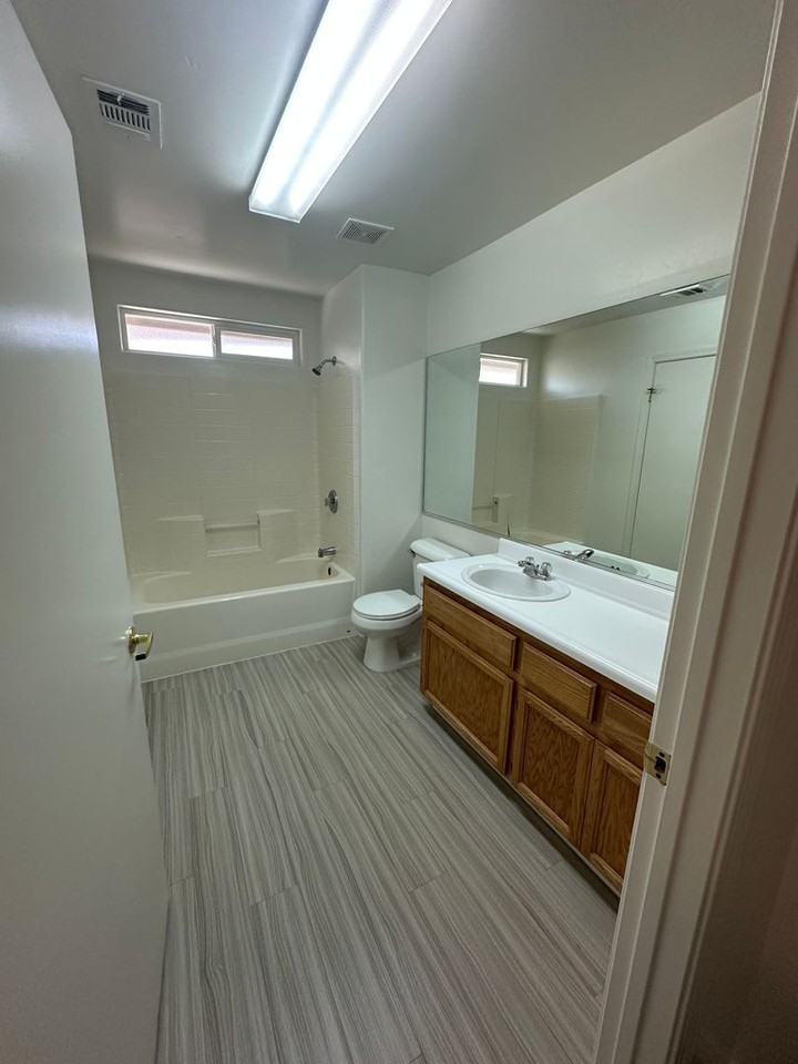 600 Spring Meadow Bakersfield, CA 93308 - Photo 5 of 10