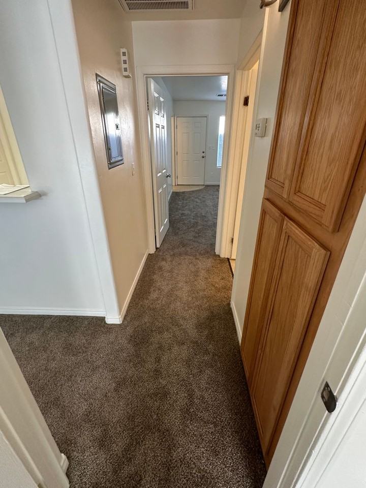 602 Blue Mountain Way Bakersfield, CA 93308 - Photo 2 of 7