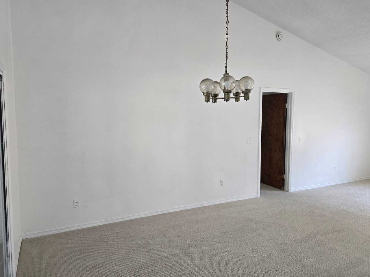 348 Lake Crescent Dr - Photo 5 of 30