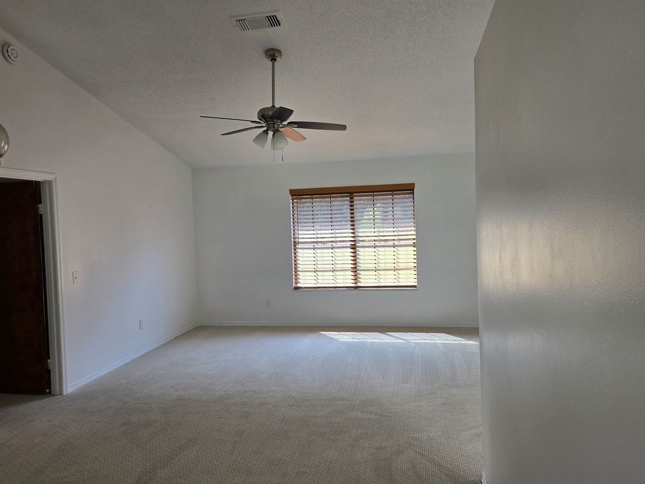 348 Lake Crescent Dr - Photo 6 of 30