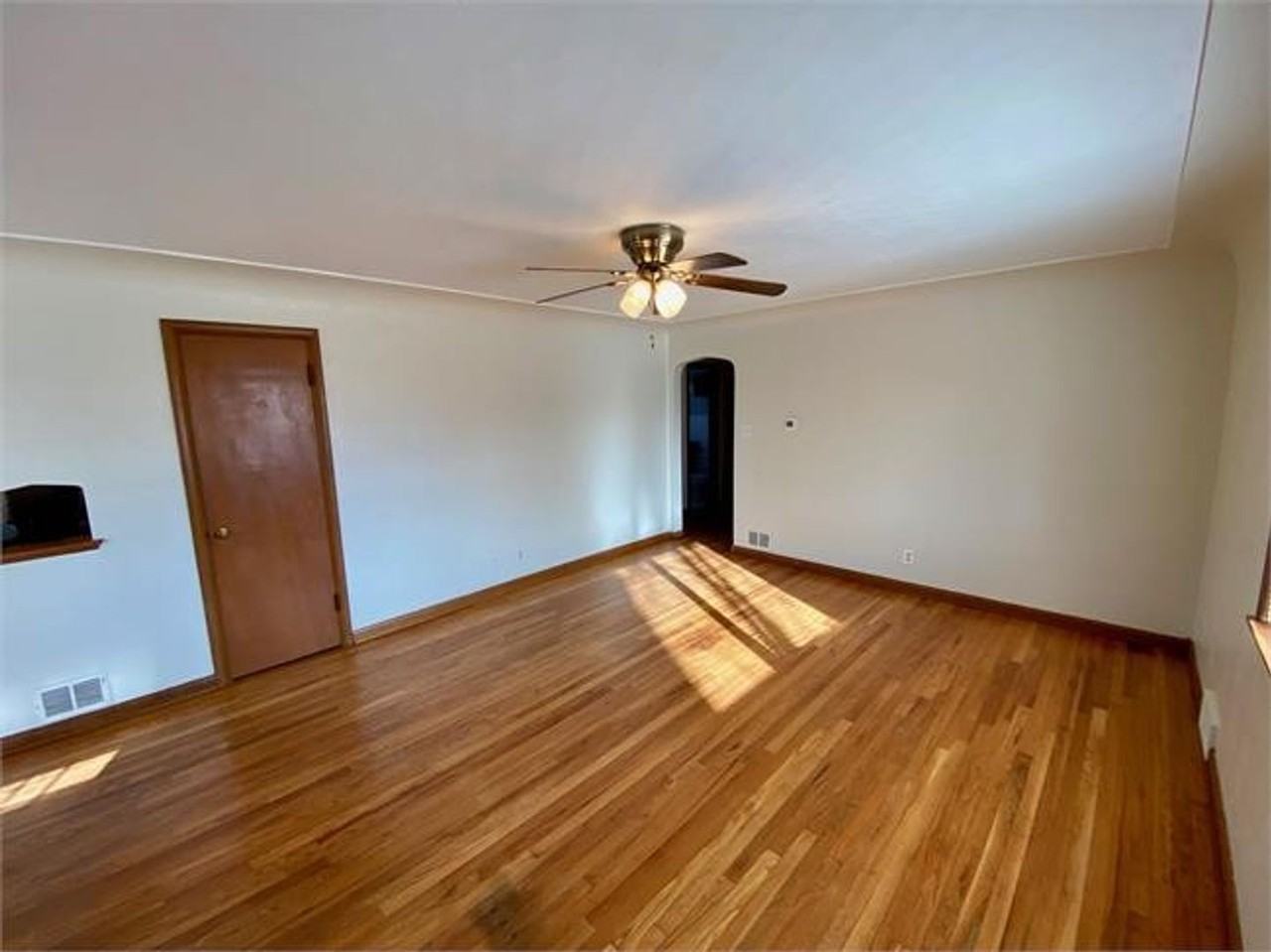 301 W Geneseo St #B - Photo 7 of 12