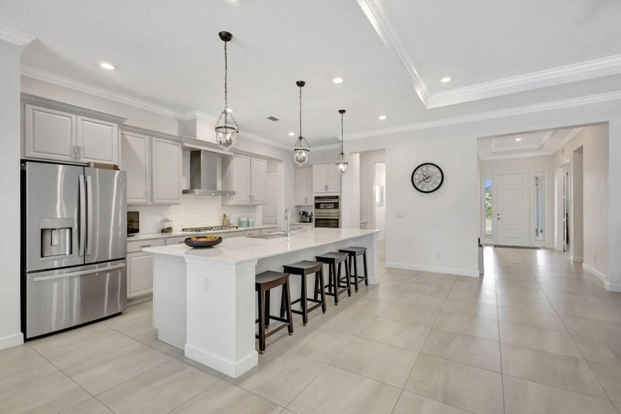 870 Hookline Cir - Photo 3 of 18
