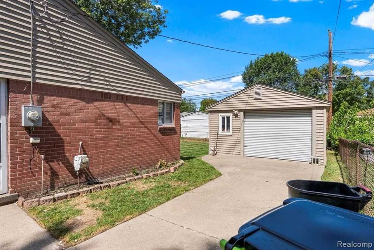 1257 Jerry Ave #1 - Photo 5 of 29