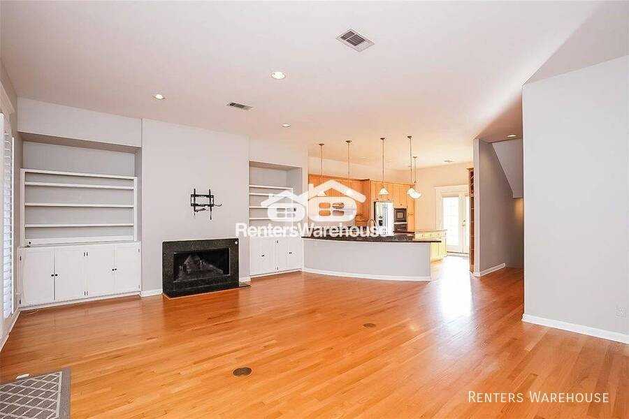 3818 Hazard St - Photo 3 of 21