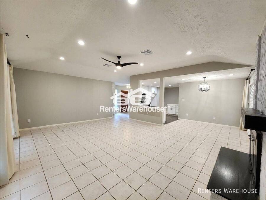 8327 Bird Run Drive - Photo 3 of 18