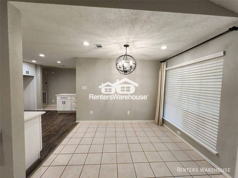 8327 Bird Run Drive - Photo 4 of 18