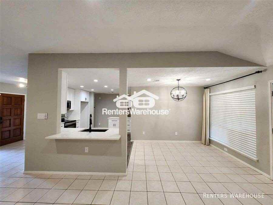 8327 Bird Run Drive - Photo 5 of 18