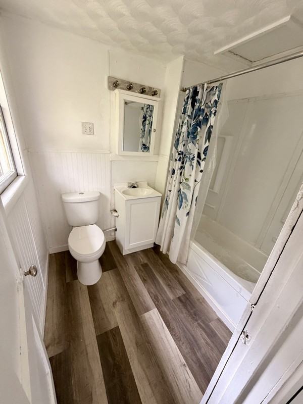 2204 6th St - Photo 3 of 6