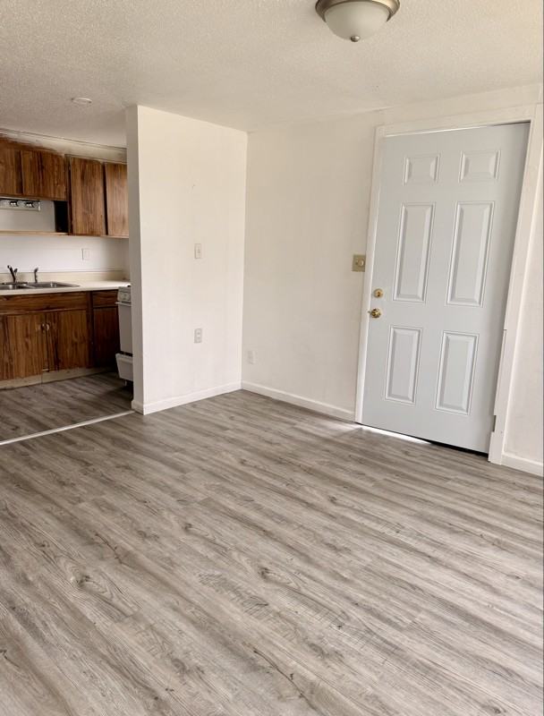 2204 6th St - Photo 6 of 6