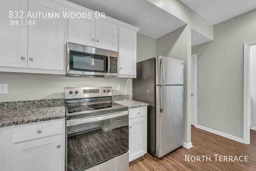 832 Autumn Woods Dr - Photo 4 of 35